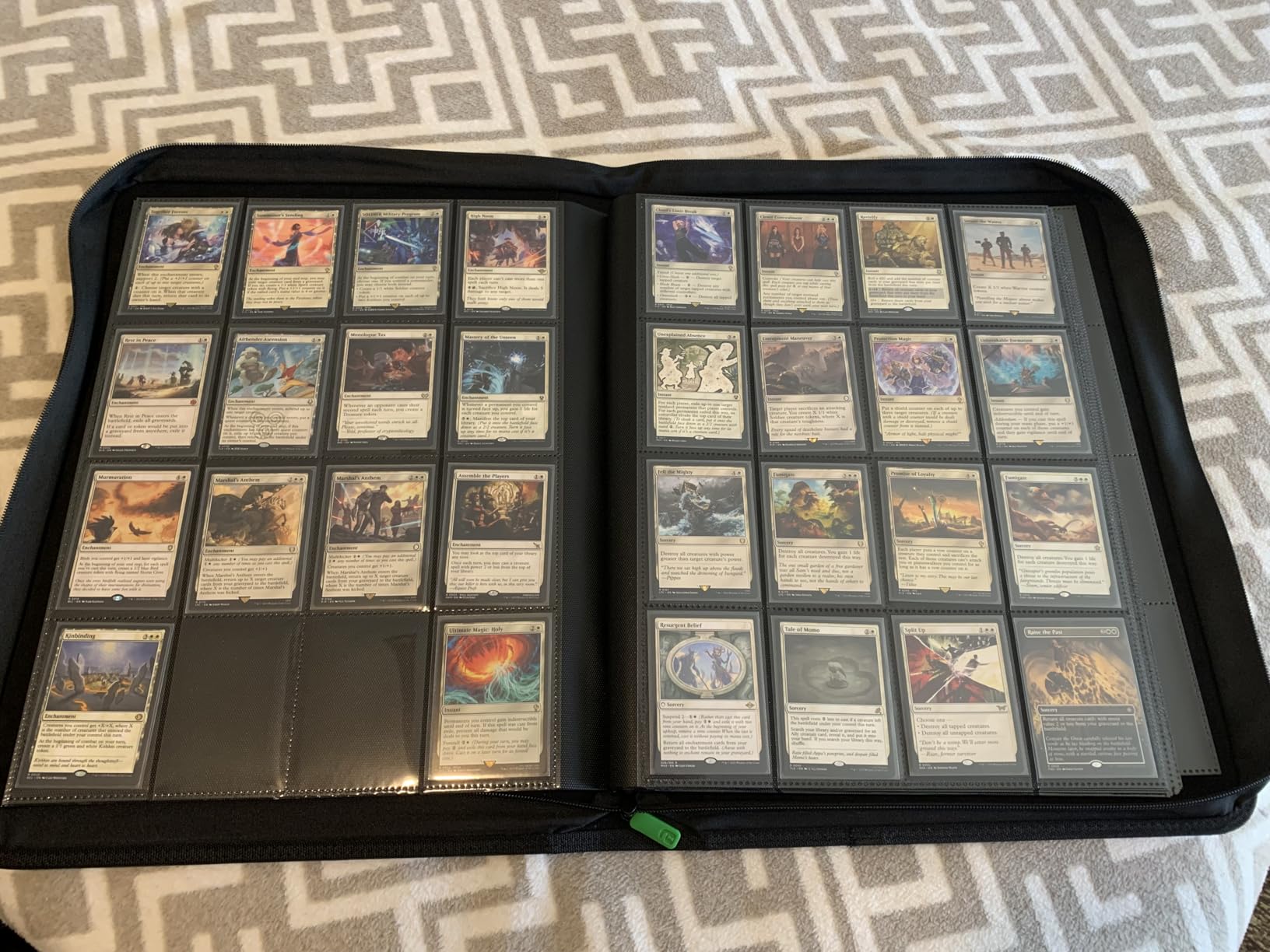 Vault X 16 Pocket XXL Zip Binder, 1088 Cards, Exo-Tec Album Material, 34 Side-Loading Pages (Black) customer photo 1