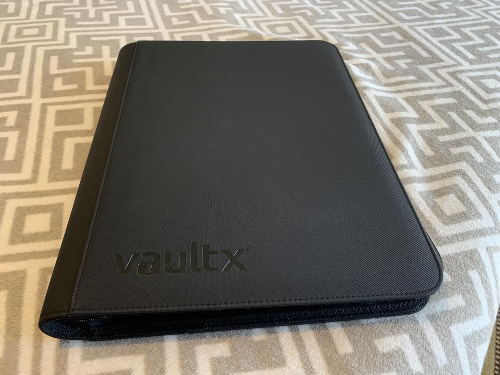 Vault X 16 Pocket XXL Zip Binder, 1088 Cards, Exo-Tec Album Material, 34 Side-Loading Pages (Black) customer photo 2