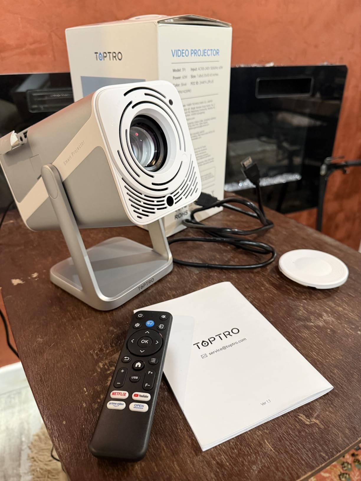 TOPTRO Smart Projector with WiFi and Bluetooth, Native 1080P Outdoor Movie Projector, Auto Focus, Dolby Audio, 4K Support customer photo 2