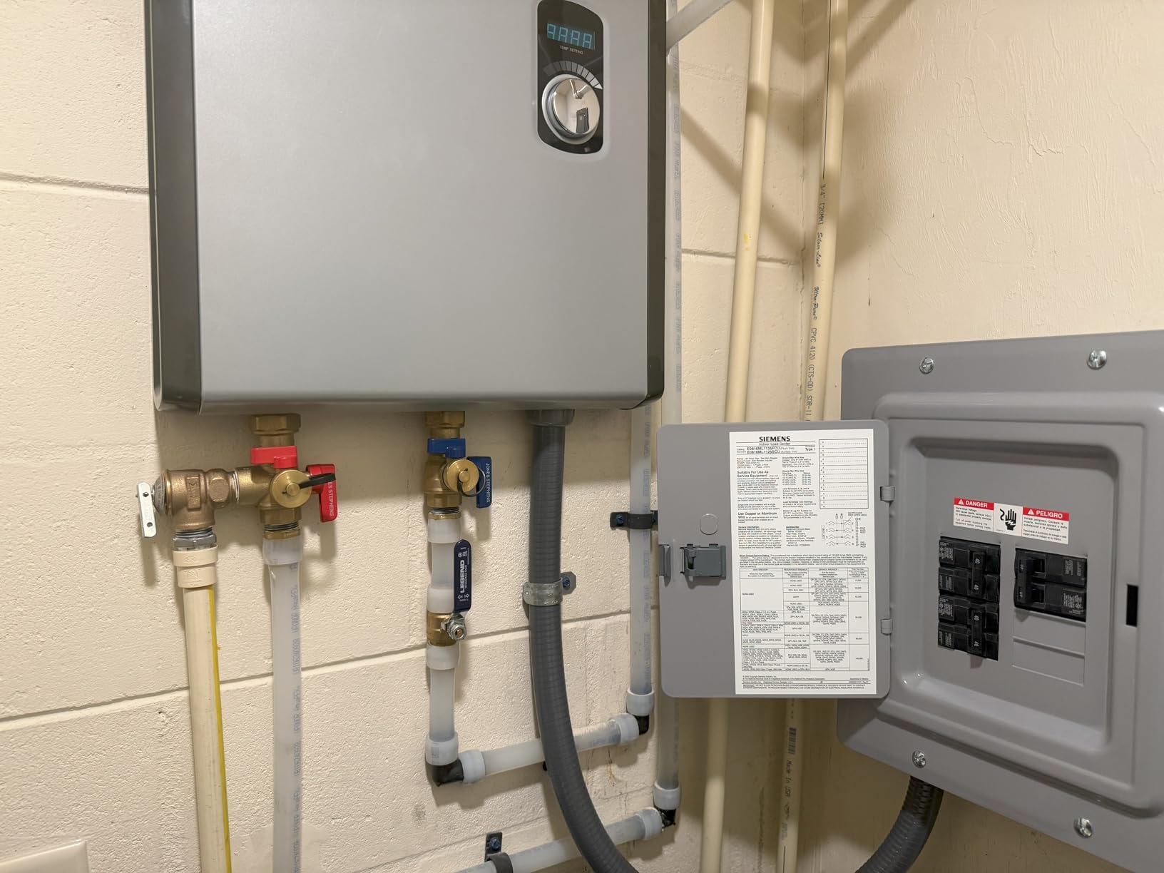 Rheem 18kW 240V Tankless Electric Water Heater, Gray customer photo 2