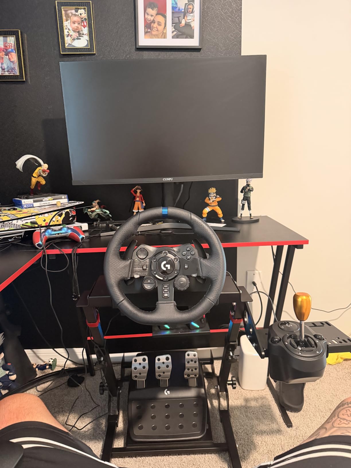 Logitech G923 Racing Wheel and Pedals for Playstation/PS5/PS4 & PC customer photo 1
