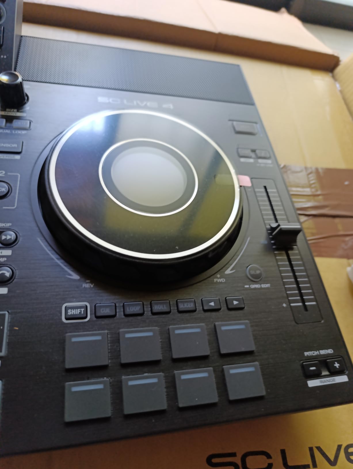 Denon DJ SC LIVE 4 Standalone DJ Controller Black customer photo 2