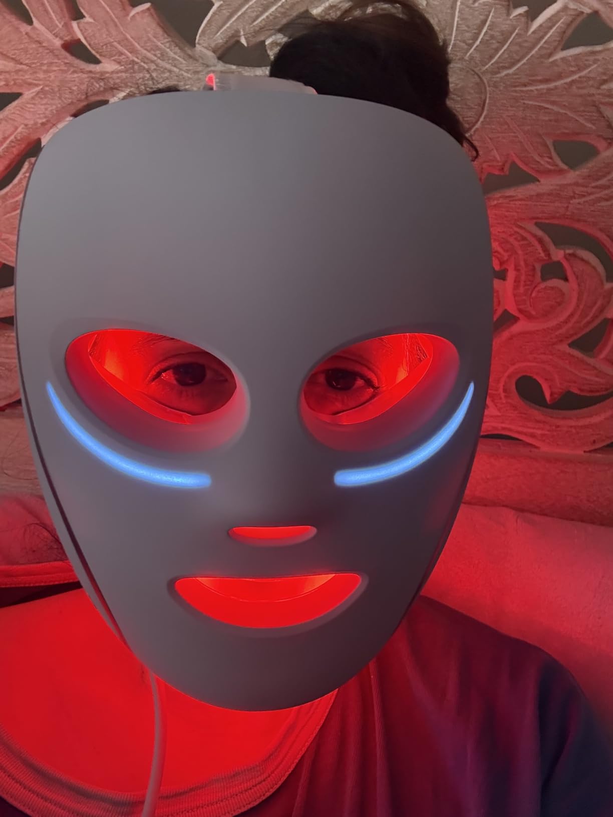 Shark CryoGlow LED Face Mask with Under-Eye Cooling, Anti-Ageing & Blemish Repair, Red & Blue LED, Infrared Light Therapy, USB-C, Remote Control, Storage Bag, Blue Frost customer photo 2