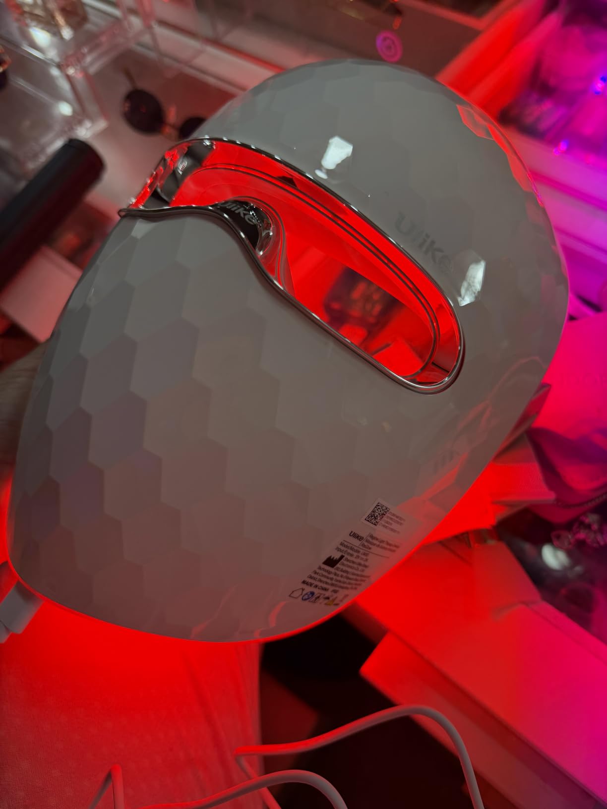 Ulike ReGlow LED Face Mask, Red Light Therapy for Face, Red, Blue, Yellow & Infrared Light Therapy for Acne & Anti-Ageing, Cordless, Remote Control, Eye Protection, Home Skincare Device customer photo 1