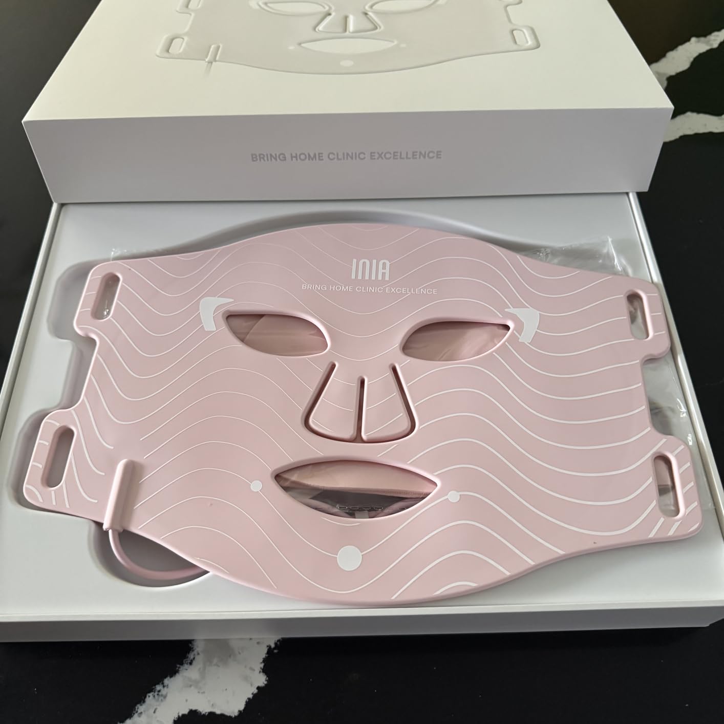 INIA Red Light Therapy Mask for Face, 850nm NIR, Red/Blue LED Light 4 Modes, 220 LEDs, 105mW/cm2 output, 2600mAh rechargeable battery, 10-30min timer, auto shut-off customer photo 2