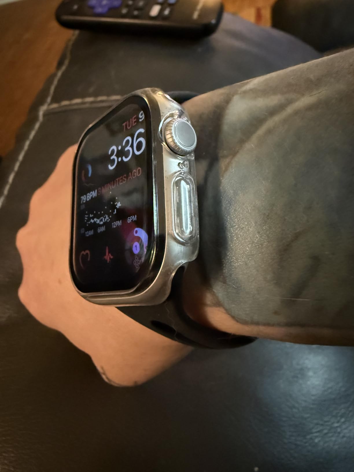 Apple Watch Series 11 [GPS 46mm] Smartwatch with Jet Black Aluminum Case with Black Sport Band - M/L customer photo 2