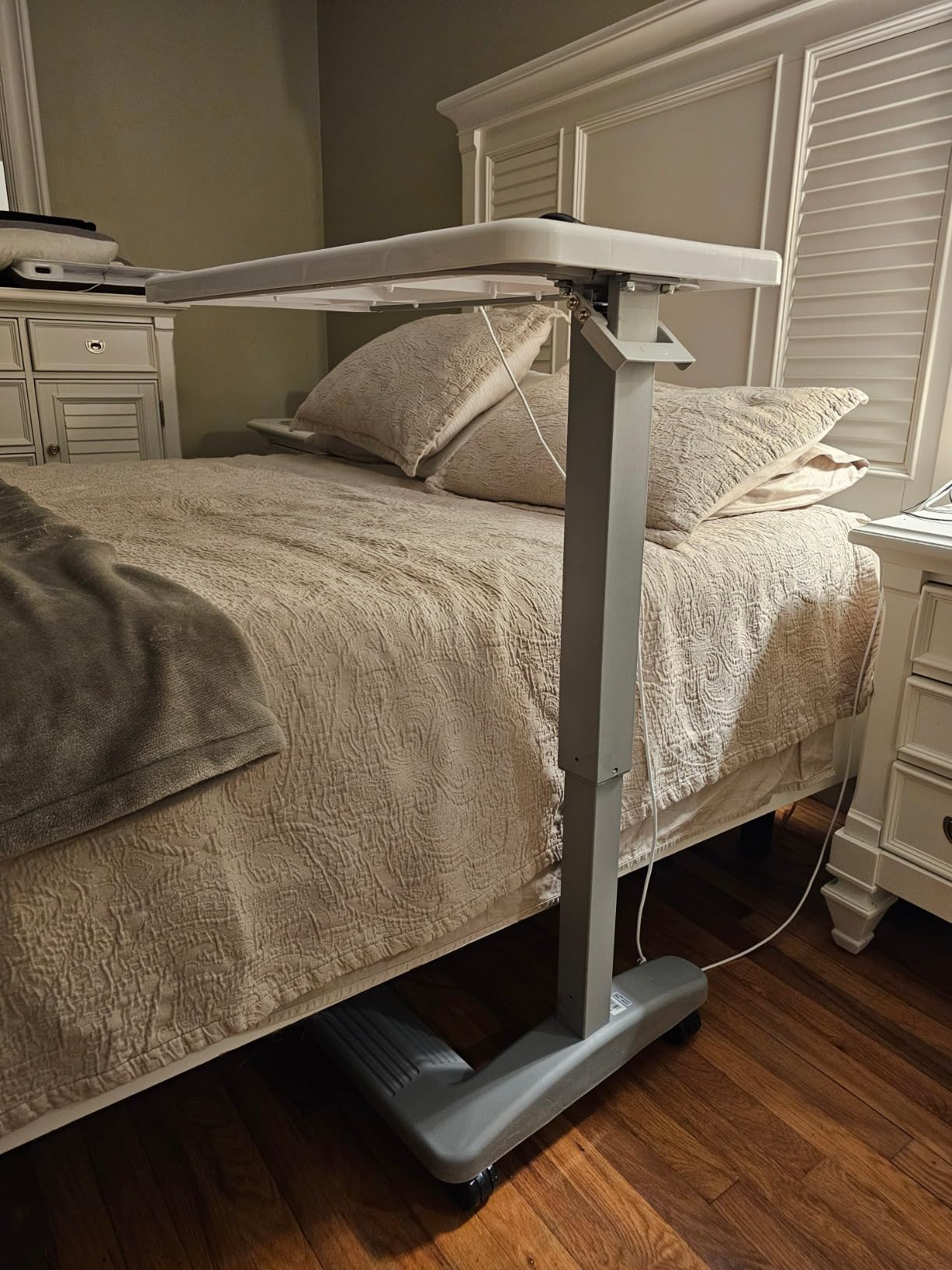 Carex Rolling Overbed Table, Hospital Bed Table, Laptop Tables for Recliner, Bed, Bedside and Sofa, Computer Tables, Hospital Tray, Adjustable with Wheels and Secure Height Adjustment customer photo 2