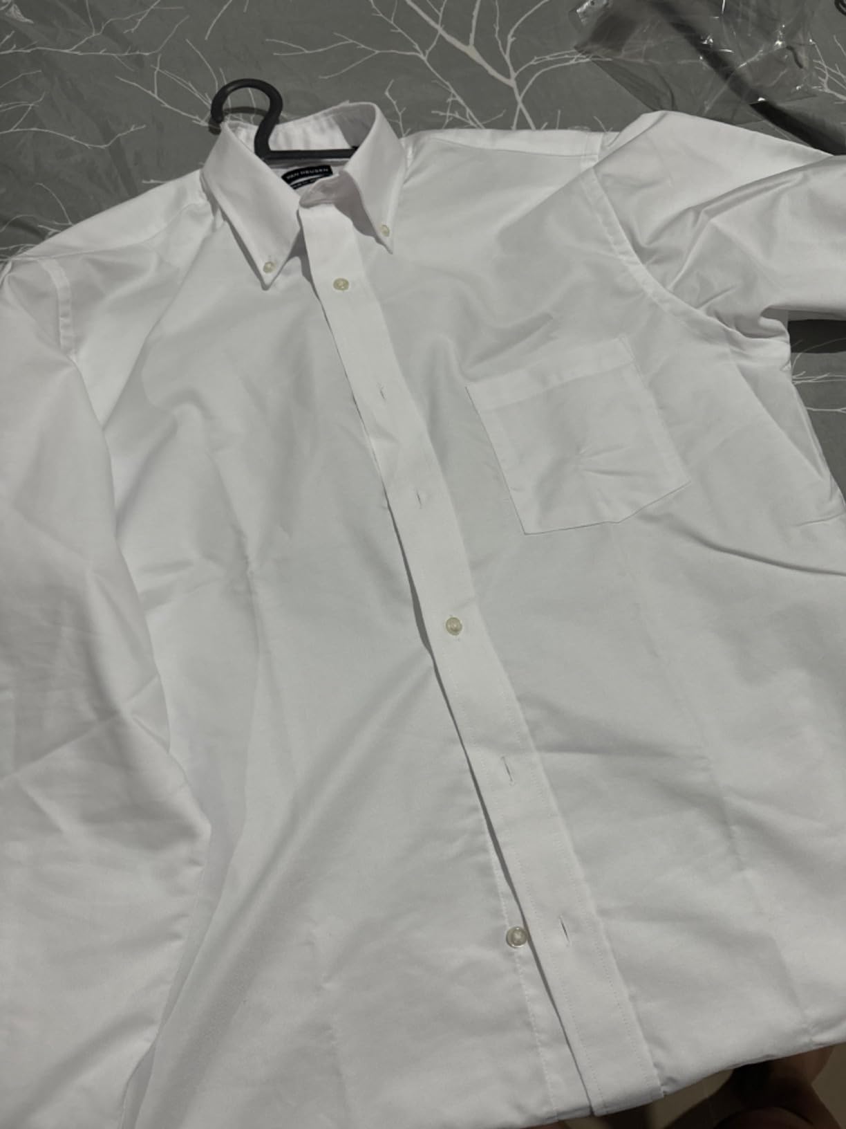 Van Heusen Men's Regular Fit Oxford Solid Buttondown Collar Dress Shirt customer photo 2