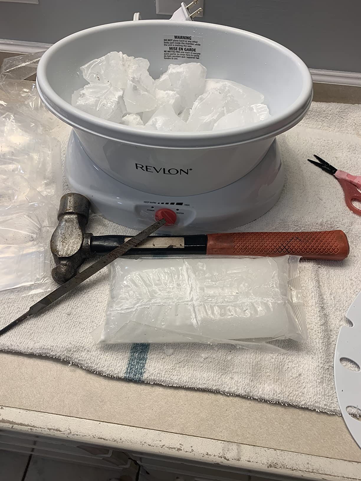 Revlon Moisturizing Quick Heat Paraffin Bath, White/Pink | Moisturizing Wax Peel for Soft Hands, Elbows & Feet customer photo 1