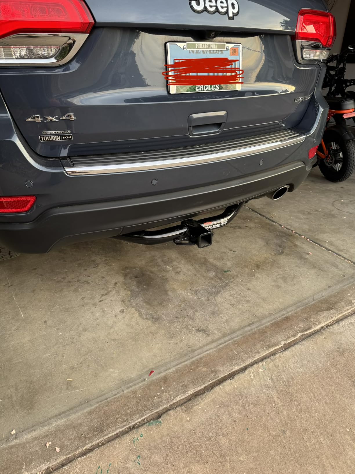 CURT 13182 Class 3 Trailer Hitch for Dodge Durango and Jeep Grand Cherokee | Fits 2011 to 2026 Durango, 2012 to 2022 Grand Cherokee, 2