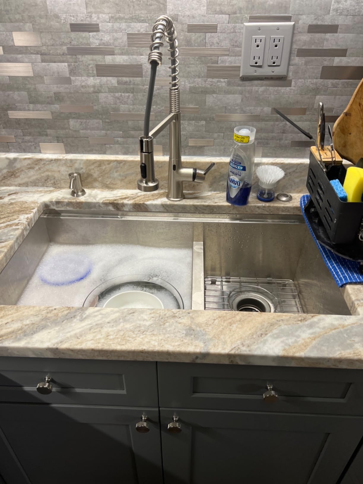 Ruvati 33-inch Workstation Ledge 50/50 Double Bowl Undermount Kitchen Sink with Brushed Finish - 16 Gauge Stainless Steel Kitchen Sink - Workstation Kitchen Sink - RVH8350 customer photo 2
