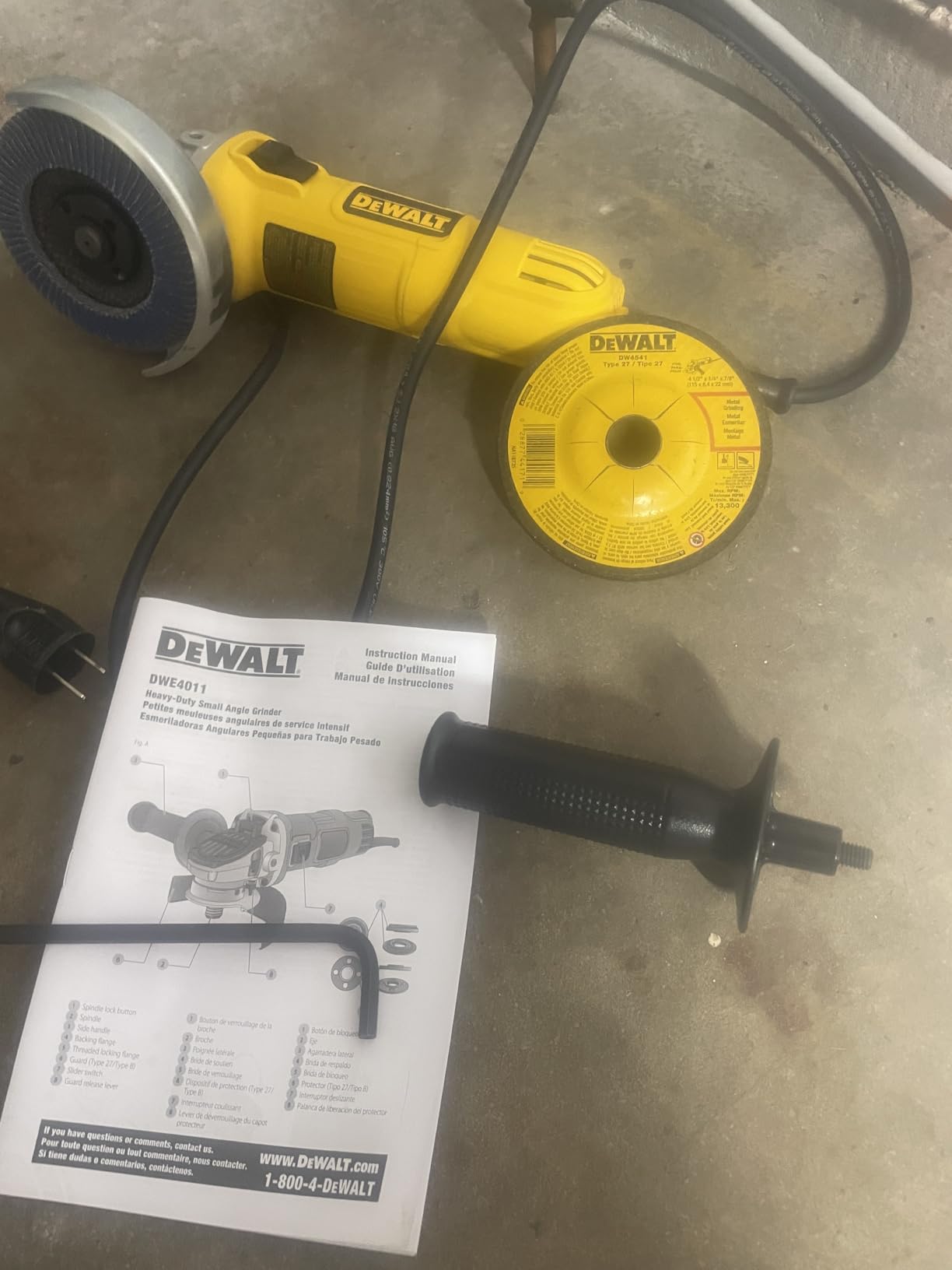DEWALT Angle Grinder, One-Touch Guard, 4-1/2-Inch (DWE4011) customer photo 2