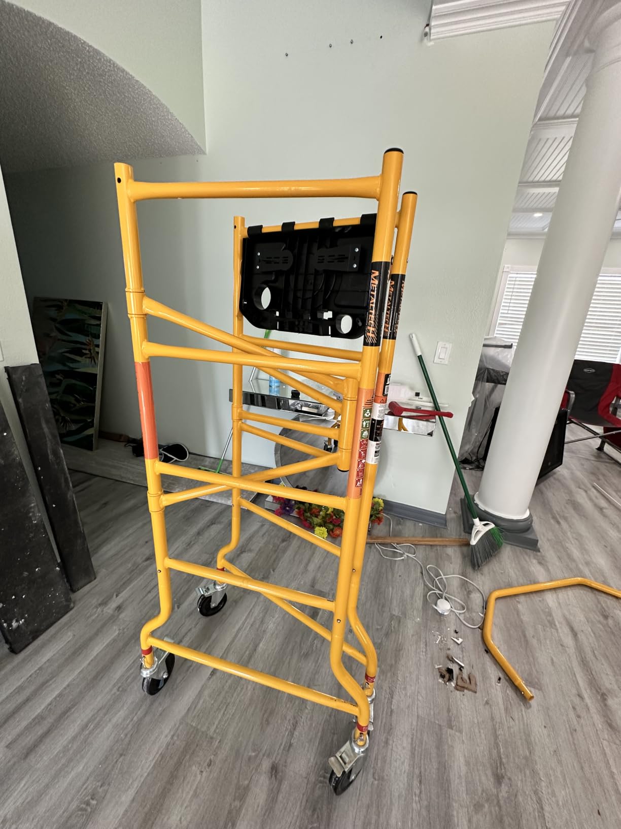 Metaltech I-IMIS Job Site Series 6-3/8' x 4' x 2-1/2' Scaffold 900 Lb. Load Capacity customer photo 2