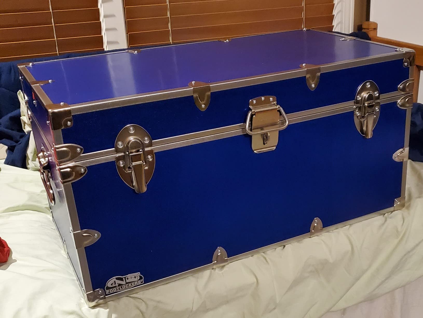 C&N Footlockers - Large Undergrad Storage Trunk - Made in the USA - Only STEEL Footlocker on Amazon - Durable Chest with Lid Stay - 32 x 18 x 16.5 Inches (Kelly Green) customer photo 2