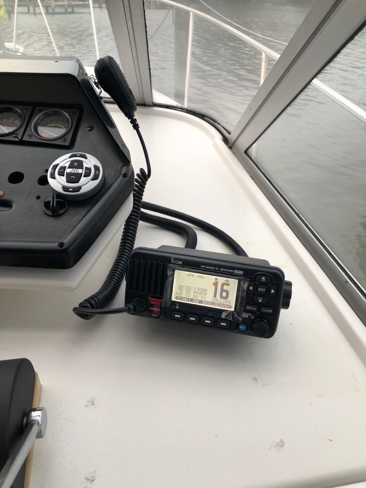 ICOM M424G 21 Fixed Mount VHF Radio with Internal GPS customer photo 1
