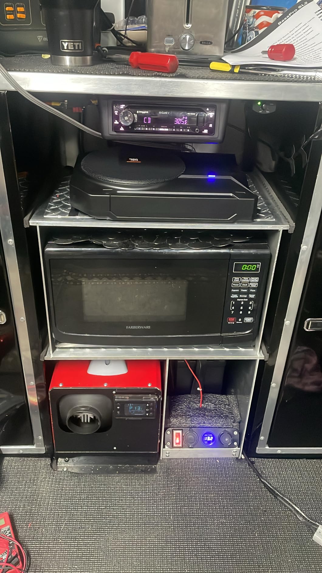 JBL BassPro SL 8-inch 125W RMS Powered Under-Seat Compact Subwoofer Enclosure System customer photo 1