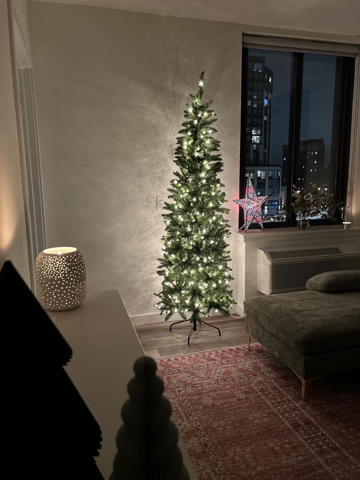 National Tree Company 7ft Pre-Lit Kingswood Fir Slim Christmas Tree | 300 Clear Lights, 892 Tips, Includes Stand, Artificial, Green customer photo 1