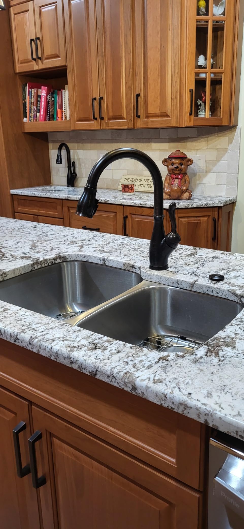 Delta Faucet Leland Bar Faucet Brushed Nickel, Single Hole Wet Bar Faucets with Pull Down Sprayer, SpotShield Stainless 9678-SP-DST customer photo 1