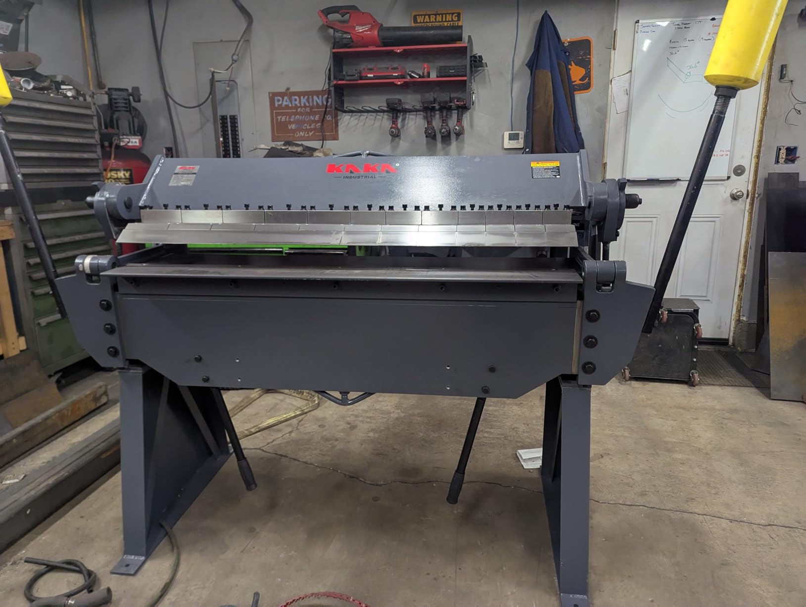 Box and Pan Brake, 48 in 12 Gauge, KAKA INDUSTRIAL W-4812 | 5.51 in box depth with 9 hardened fingers 0-135 degree bending range Two counterweights and stop rod included customer photo 1