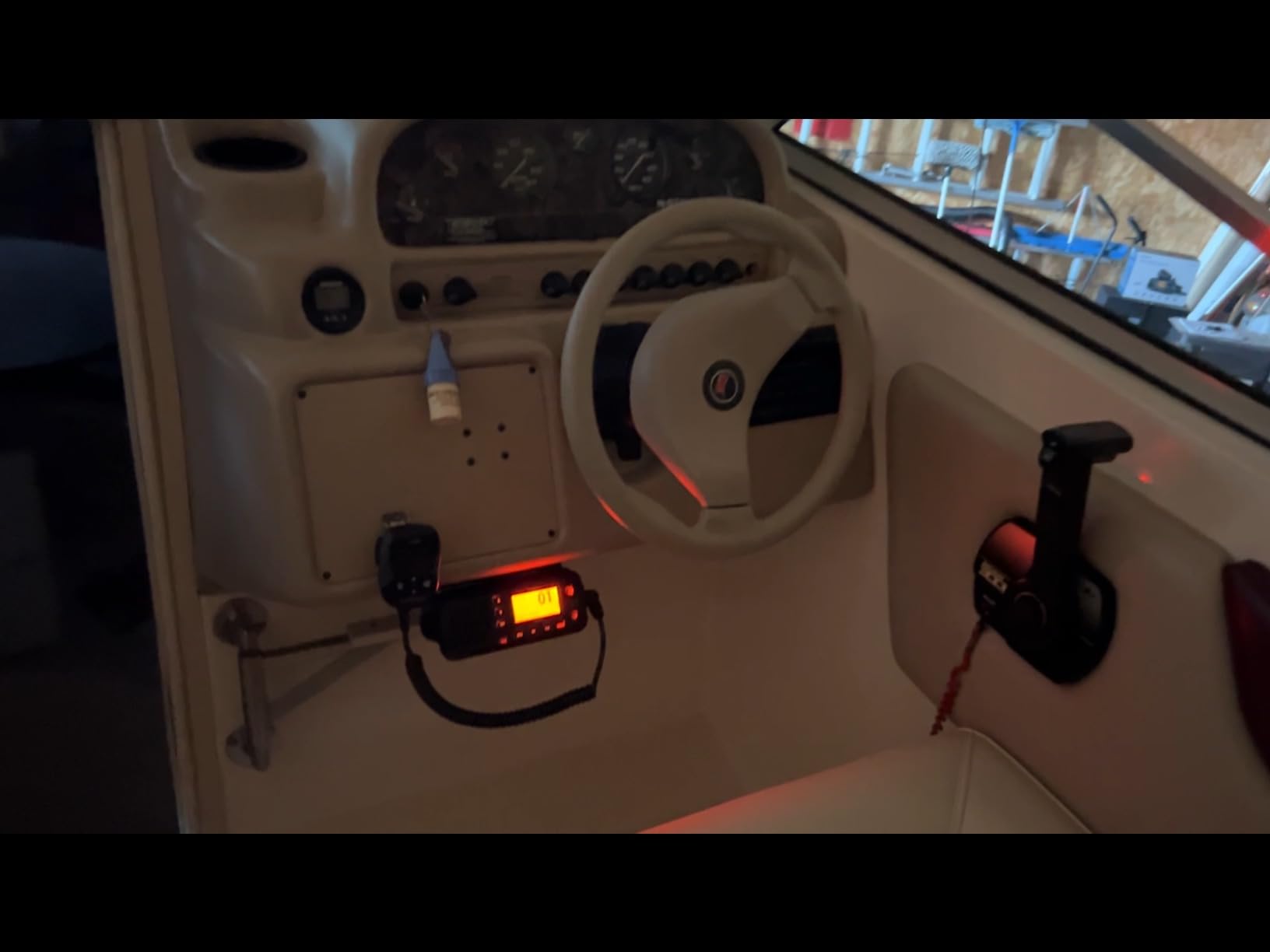 Uniden UM435BK Advanced Fixed Mount VHF Marine Radio, All USA/International/Canadian Marine Channels including new 4-Digit, CDN B Channels, 1 Watt/25 Watt Power, Waterproof IPX8 Submersible, Black customer photo 2