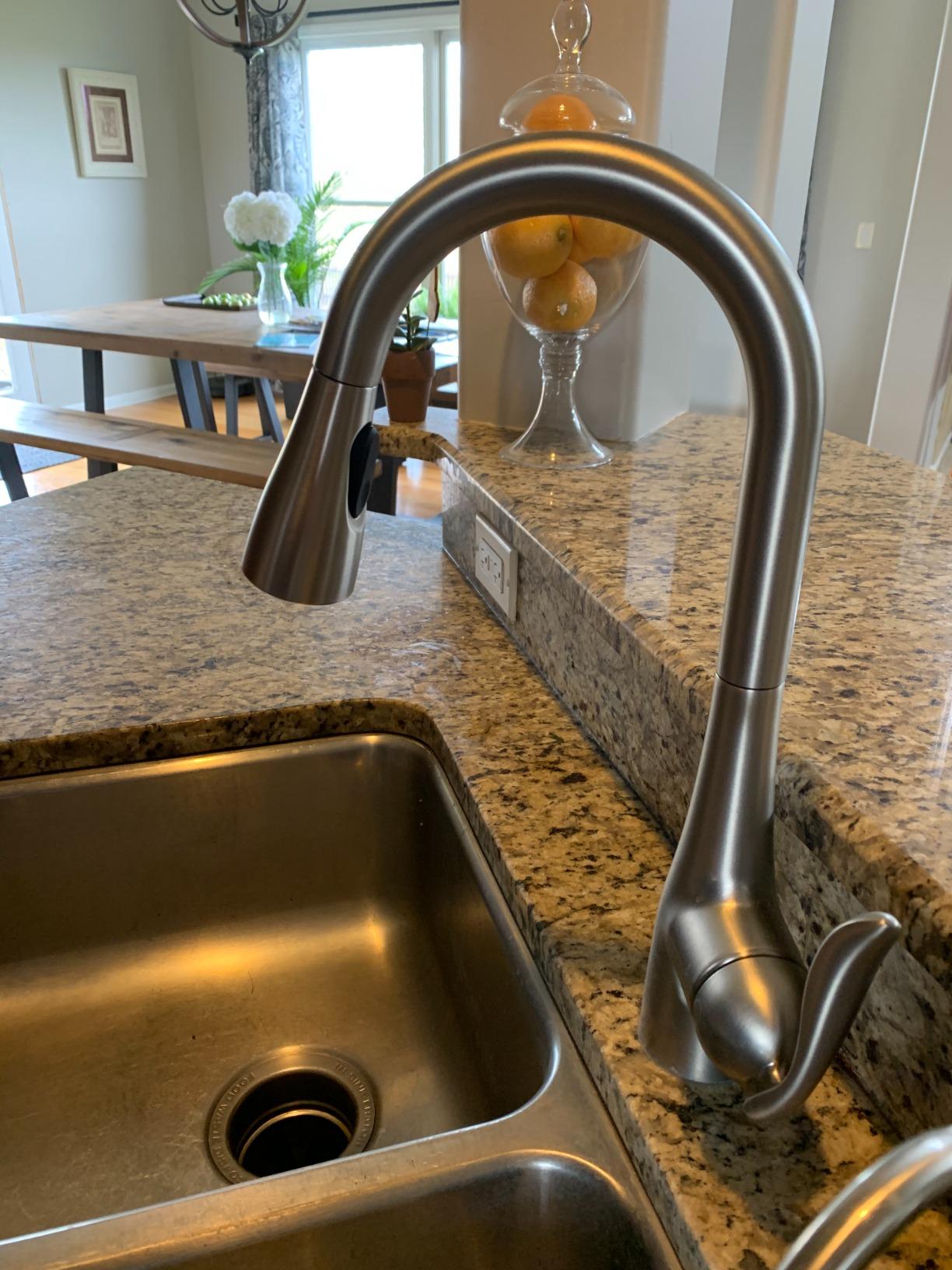 Moen Arbor Spot Resist Stainless Motionsense Wave Sensor Touchless One-Handle Single Hole Kitchen Sink Faucet, 7594EWSRS customer photo 1