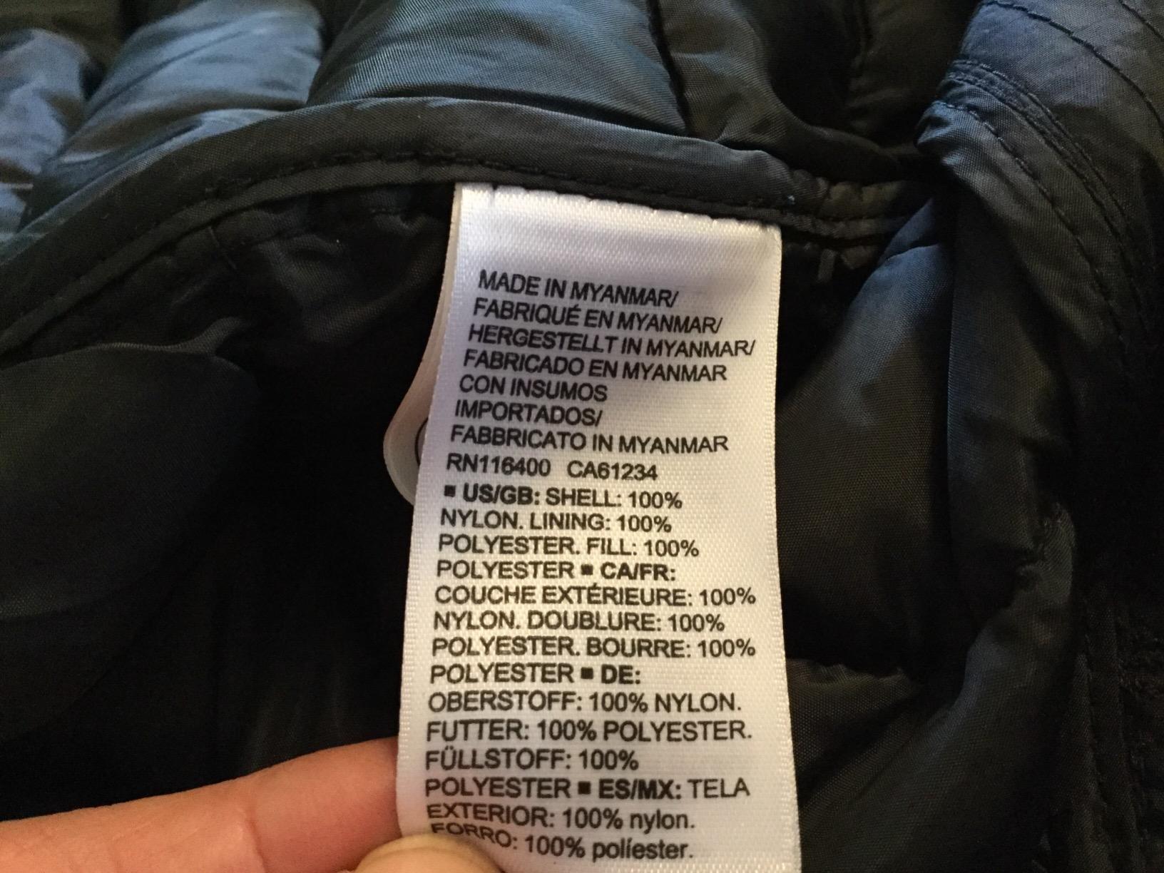 Amazon Essentials Men's Lightweight Water-Resistant Packable Puffer Vest customer photo 2