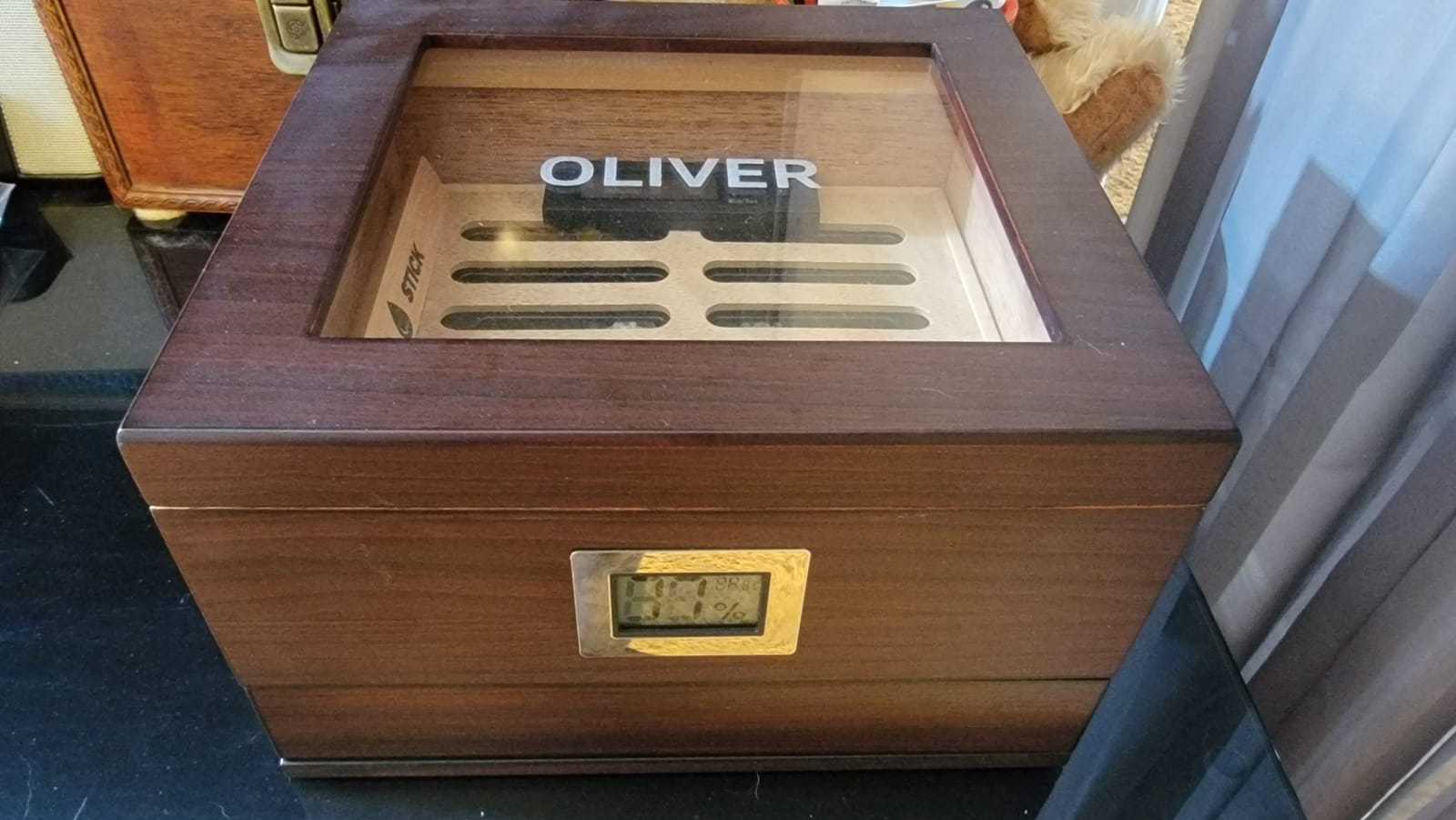 CASE ELEGANCE Renzo Glass Top Cigar Humidor with Cedar - Brown | Easy humidification system, accurate digital hygrometer customer photo 1