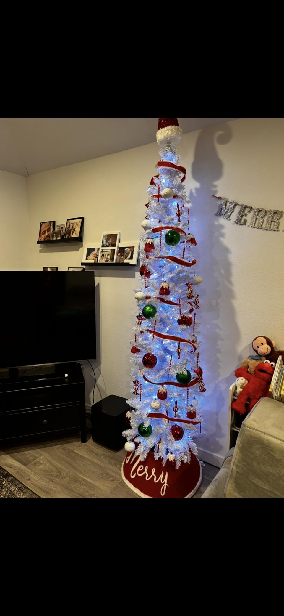 HOMCOM 6' Artificial Pencil Christmas Tree 390 Realistic Branch Tips Green | 499 Realistic Branch Tips, Slim Xmas Tree, Plastic Stand customer photo 2