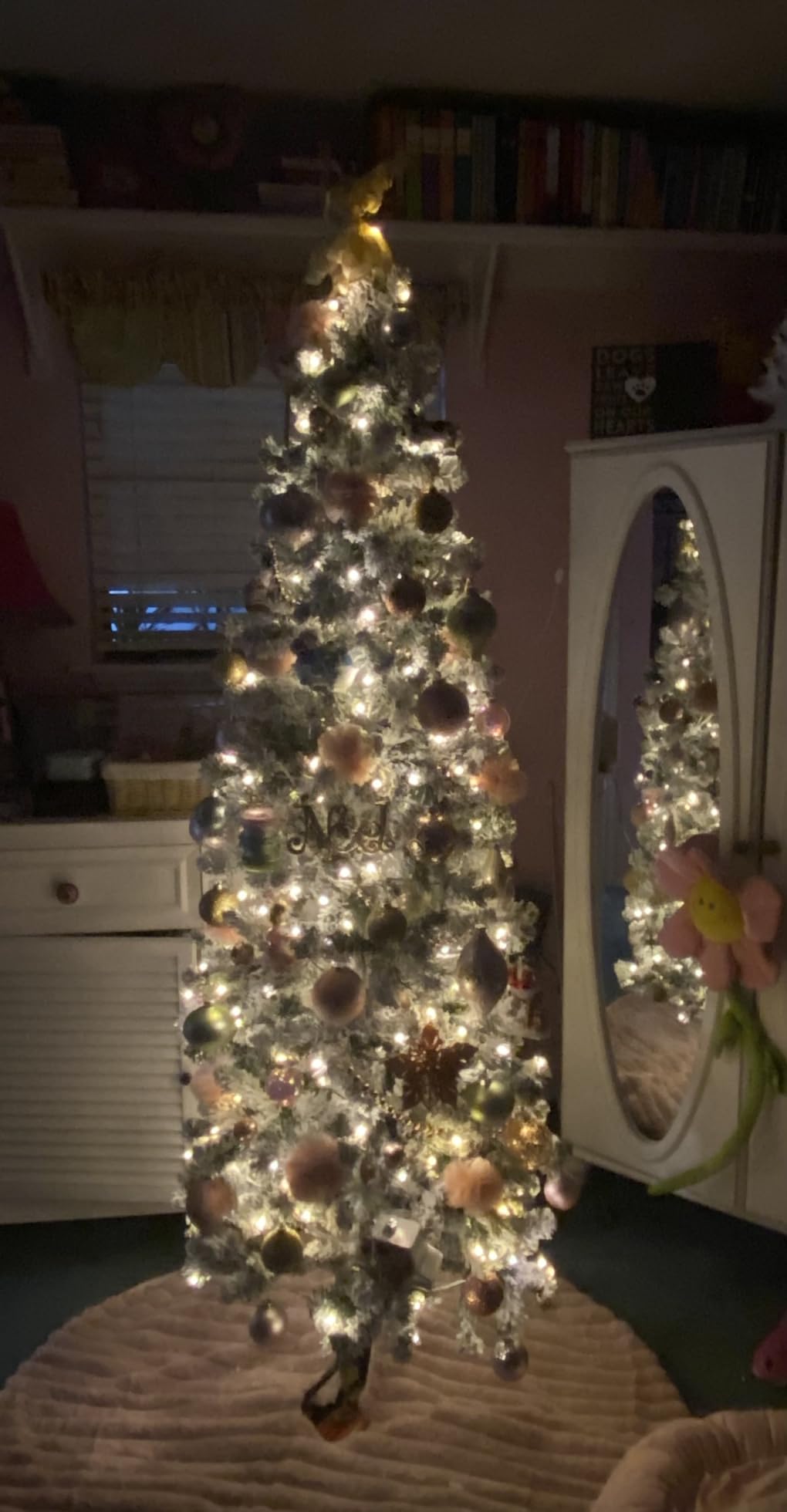 Best Choice Products 7.5ft Flocked Pencil Christmas Tree w/Twinkling LEDs, Pre-Lit Slim Artificial Holiday Decoration, Lighted Skinny w/Base, 350 Lights, 641 Tips, Warm White Lights customer photo 1