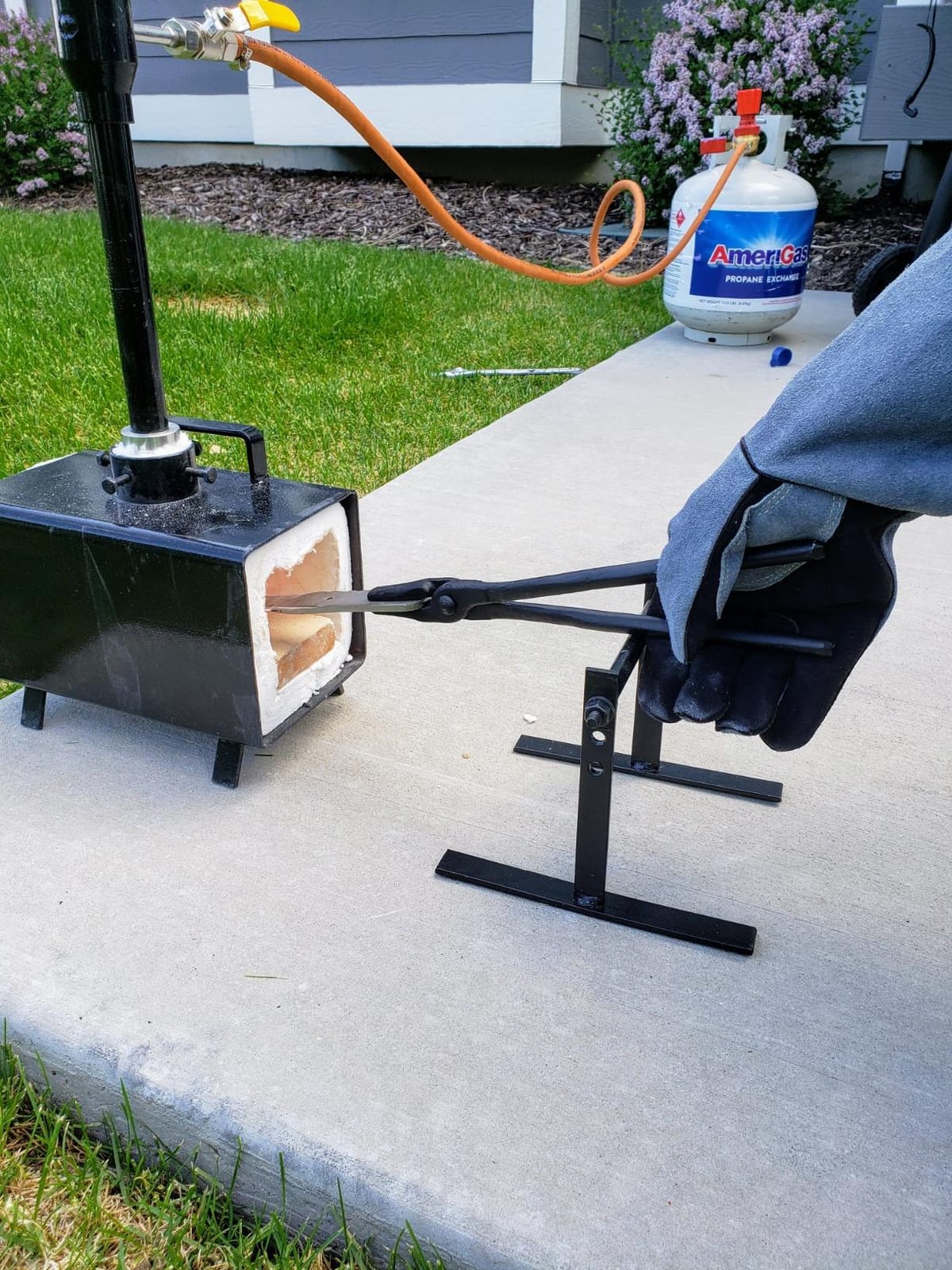 Simond Store - Single Burner Portable Metal Propane Forge - Blacksmith Forge | 2600F Rated, Ideal for Knife Making & Heat Treatment customer photo 1