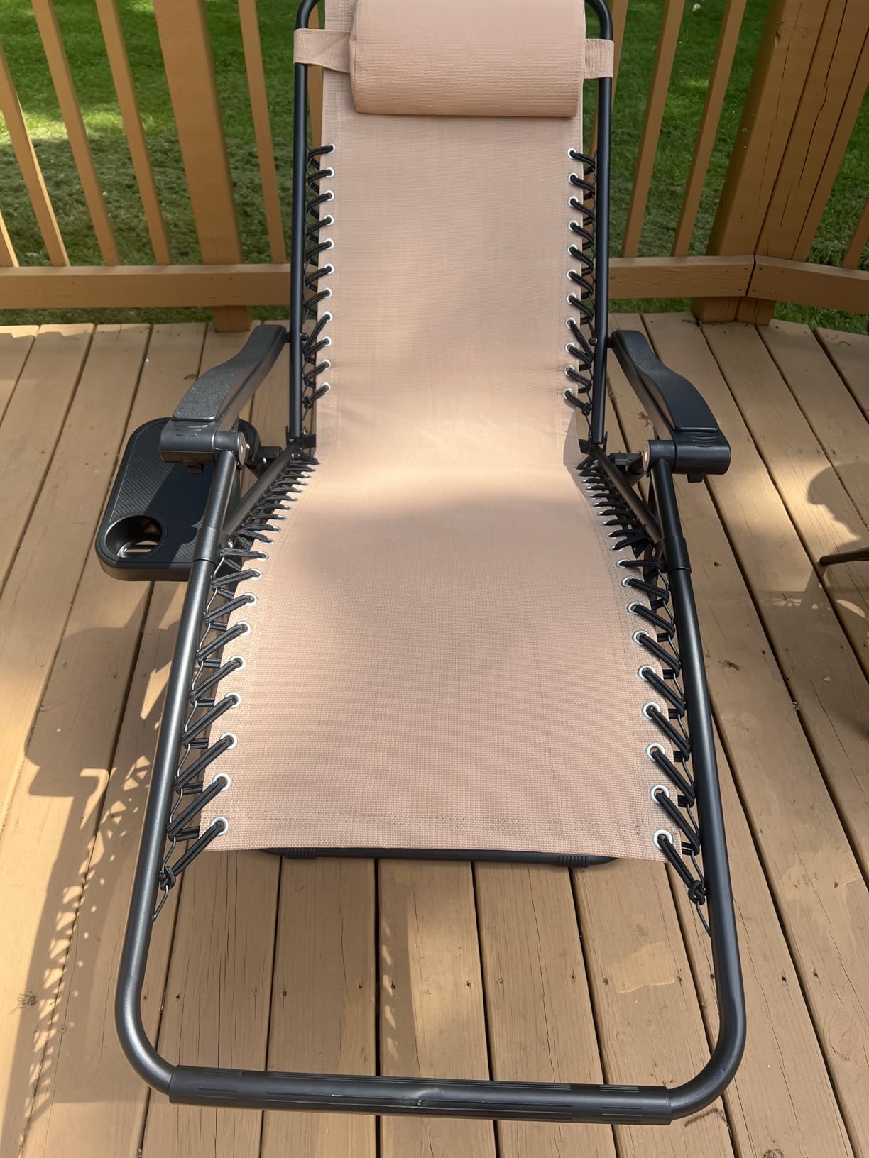 Amazon Basics Outdoor Textilene Adjustable Zero Gravity Folding Reclining Lounge Chair Set with Cup Holder, Side Table, Headrest, Weather-Resistant, 35 x 26 x 43 inches, Beige, 2-Pack customer photo 1