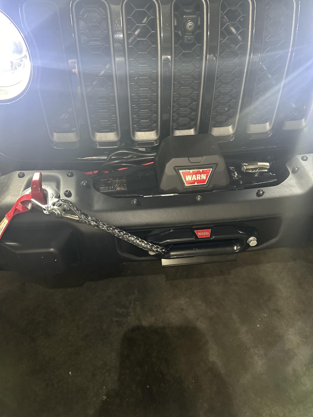 WARN VR EVO 12-S Electric 12V Winch with 12,000 lb Pull Capacity - Synthetic Rope, IP68 Waterproof customer photo 1