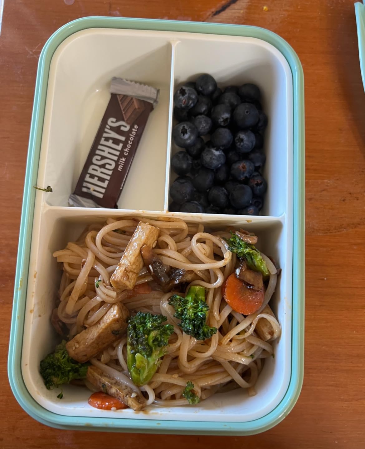 LOVINA Bento Boxes for Adults - 1100 ML Bento Lunch Box For Kids Childrens With Spoon & Fork - Durable for On-the-Go Meal, BPA-Free and Food-Safe Materials customer photo 2