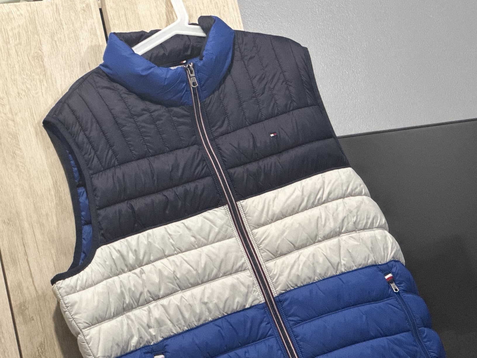 Tommy Hilfiger Men's Lightweight Packable Puffer Vest Jacket (Standard and Big & Tall) customer photo 1