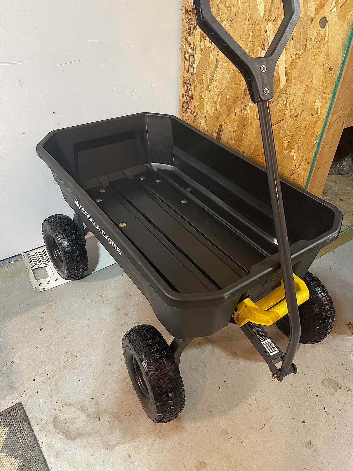 Gorilla Carts Dump Garden Cart, 7 Cu Ft, 1200 lb Capacity, No-Flat Tires | Amazon Exclusive, Utility Cart customer photo 2