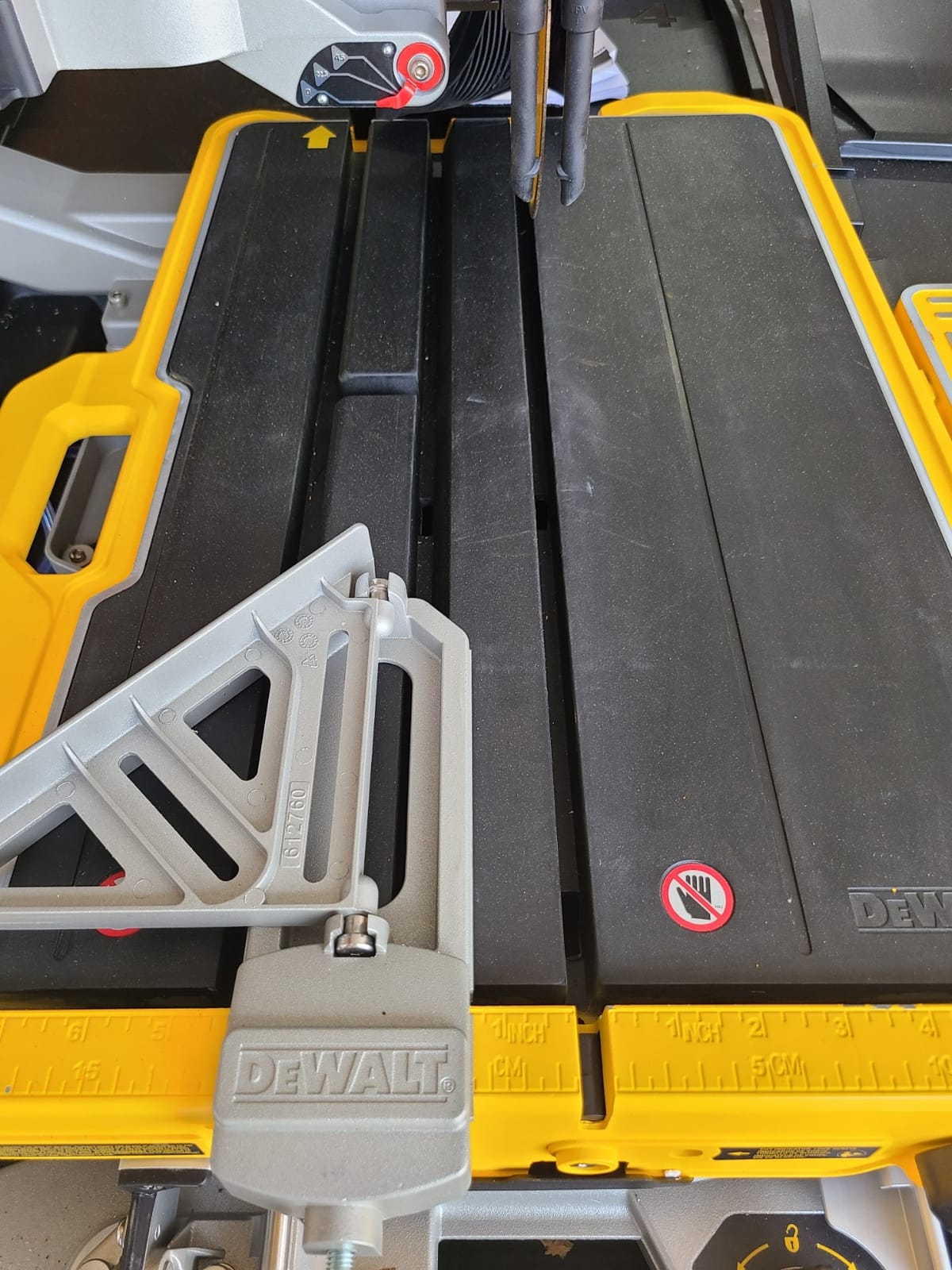 DEWALT Wet Tile Saw with Stand, 10 Inch, 15-Amp, 1,220 MWO, Corded (D36000S) customer photo 2