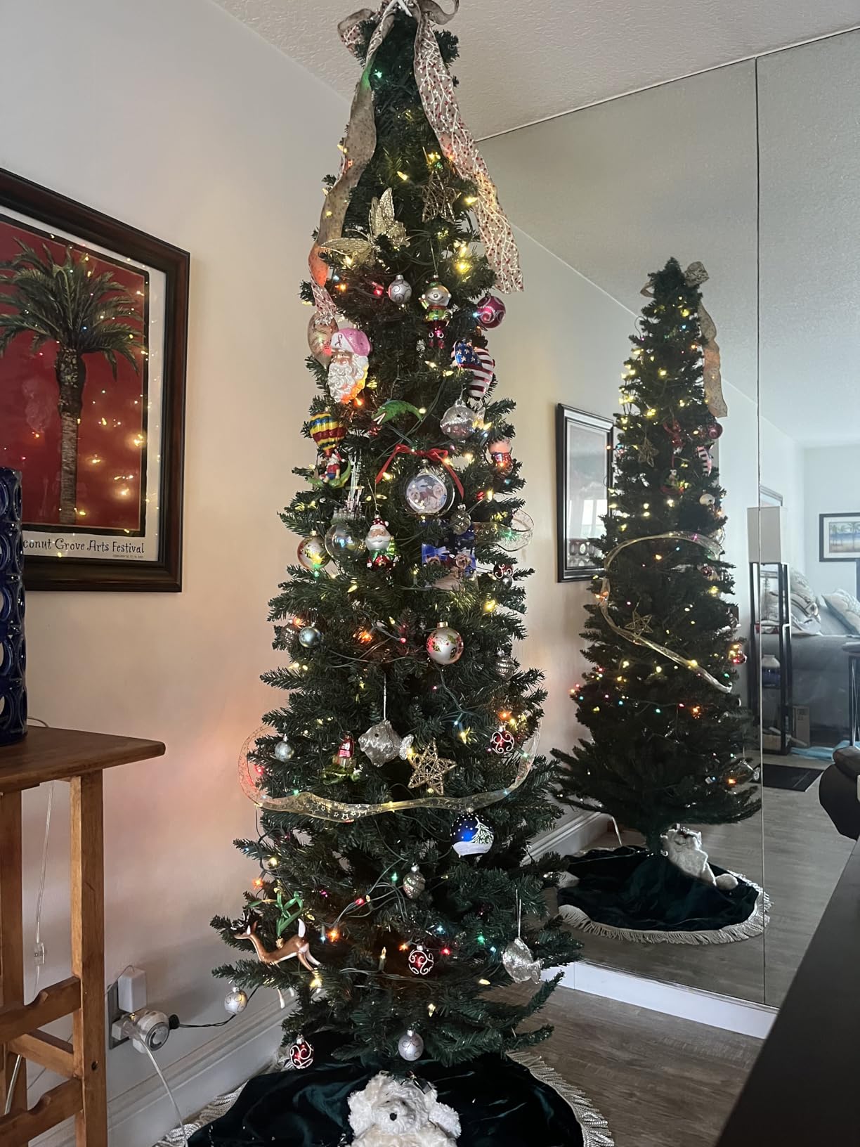 Goplus 6ft Snow Flocked Pencil Tree, Unlit Artificial Hinged Christmas Tree with Metal Stand, Slim Xmas Snowy Tree for Indoor and Outdoor Use customer photo 2