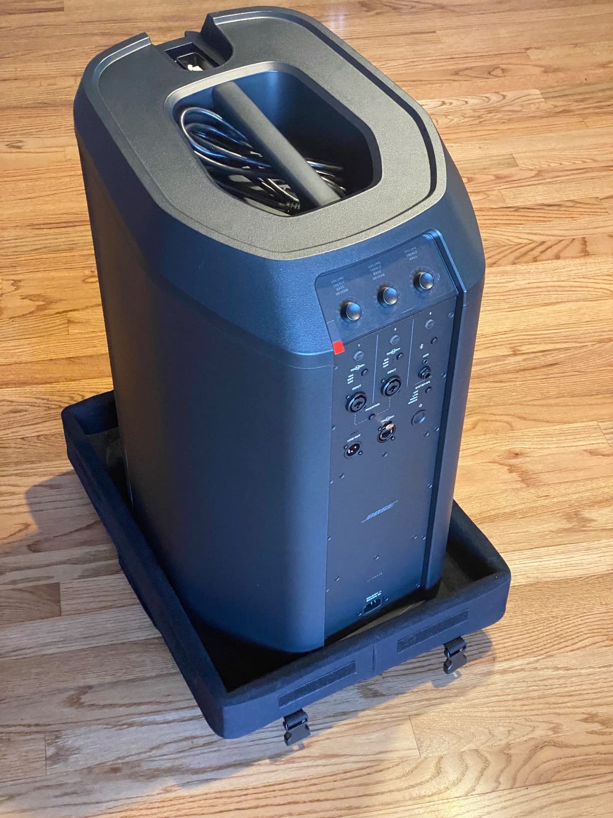 Bose L1 Pro16 - Portable PA System Portable Line Array Speaker with Integrated Bluetooth Built-in Mixer and Wireless App Control customer photo 1