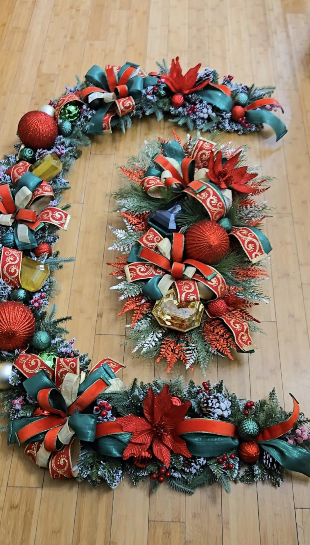 9 FT Christmas Garland Pre-lit 70 LED Lights Holiday Artificial Decor for Stairs Mantle Door Indoor Outdoor Garland with Battery Operated Timer customer photo 2