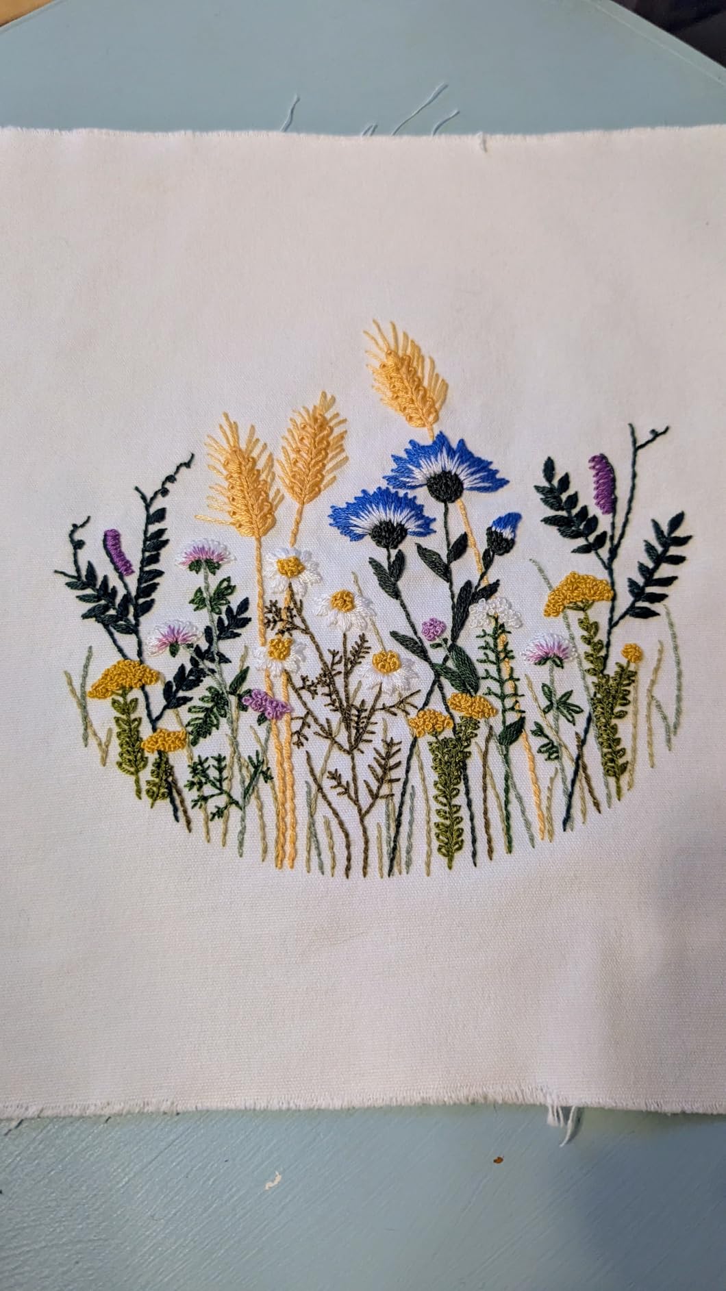 Lukinbox Embroidery Starter Kit for Beginners, 3 Sets Cross Stitch Kits for Adults, Include Embroidery Clothes with Cute Bees and Flowers Patterns, 1 Embroidery Hoop, Threads, Needles and Instruction customer photo 2