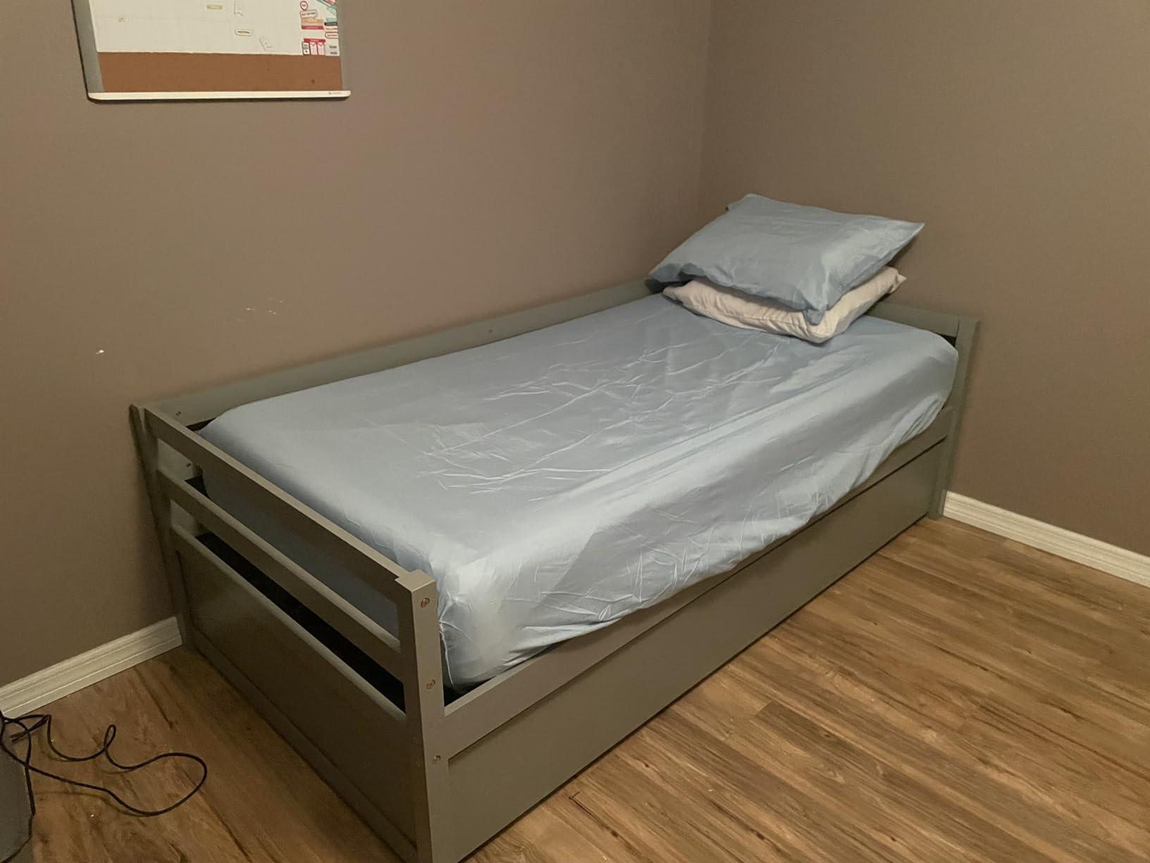 GIANTEX Wood Daybed with Trundle, Twin Size Day Bed with Pullout Trundle & Wooden Slats Support, Space-Saving Twin Daybed Frame for Kids Teens and Guests, No Box Spring Needed, Trundle Bed (Grey) customer photo 1