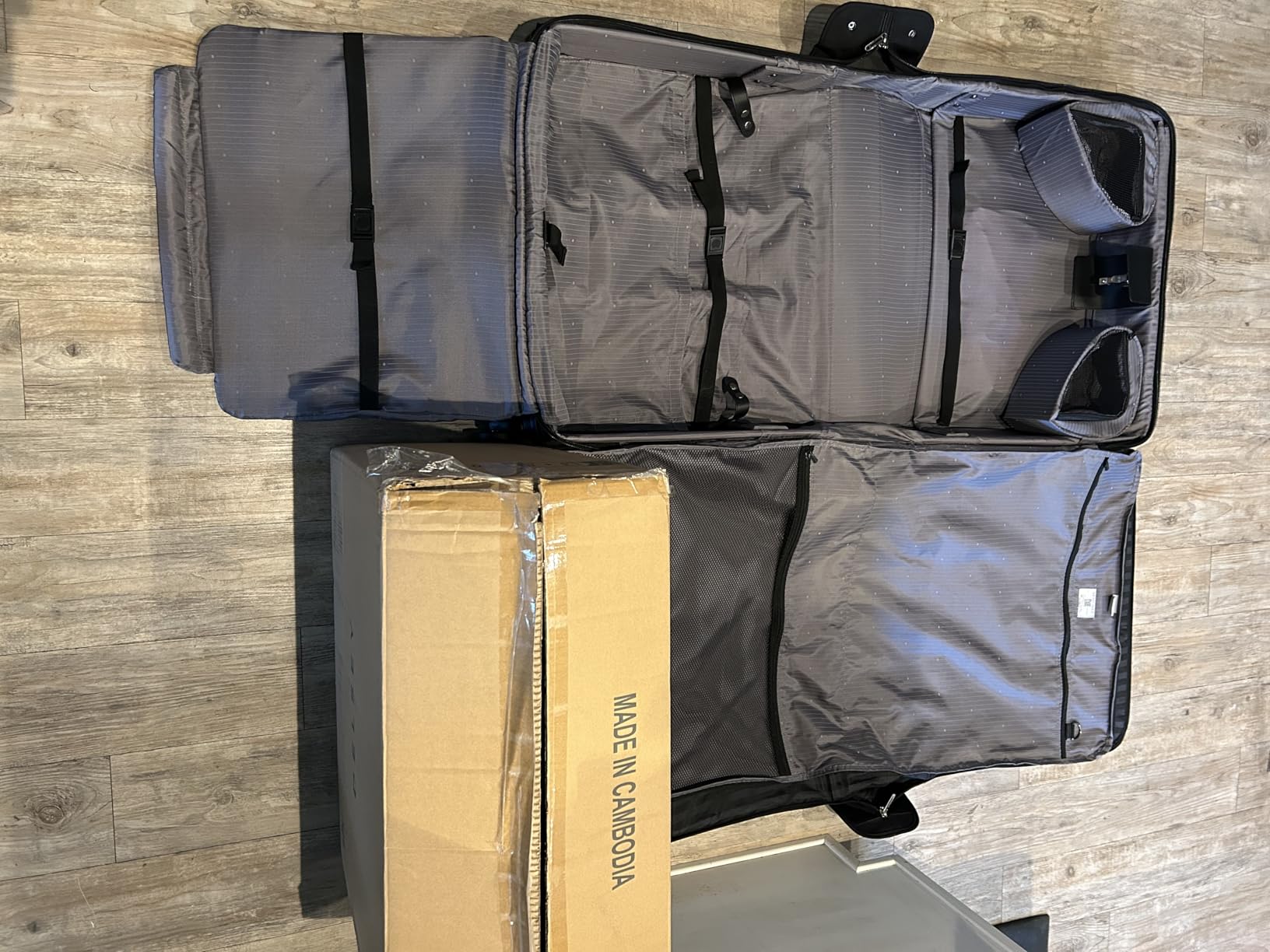 DELSEY PARIS Helium DLX, Rolling Garment Bag with Wheels, Black | Checked In Travel Garment Bag, Lightweight Construction, Spinner Wheels, SECURITECH Zip, Suit and Dresses Rolling Travel Bag customer photo 1