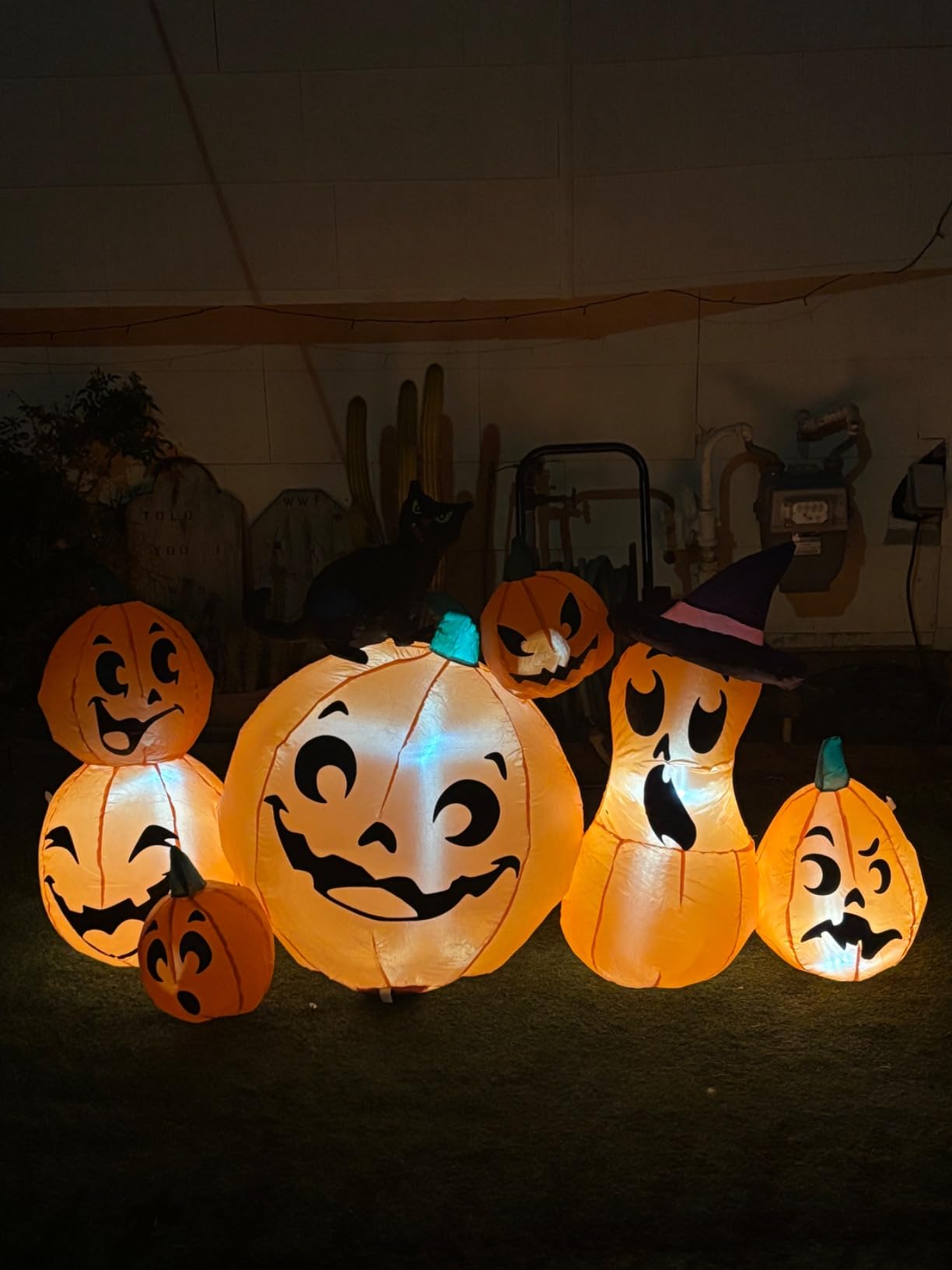 Joiedomi 6 FT Long Halloween Inflatable Outdoor Decorations, Pumpkin Blow Up Yard Decorations, 7 Pcs Inflatable Pumpkin for Outside with Witch's Cat with Build-in LEDs for Halloween Decor customer photo 1