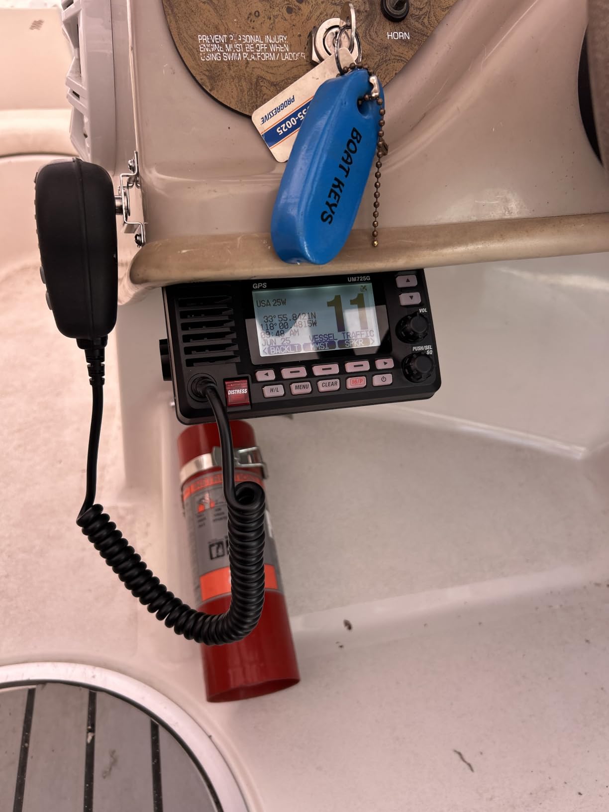 Uniden UM725G Marine VHF Radio, All USA, Canada, and Intl. Marine Channels, 1Watt/25Watt Transmit Power, Largest LCD Screen in Class, NOAA Weather Channels w/Alerts, Speaker Mic, GPS Built-in. customer photo 1