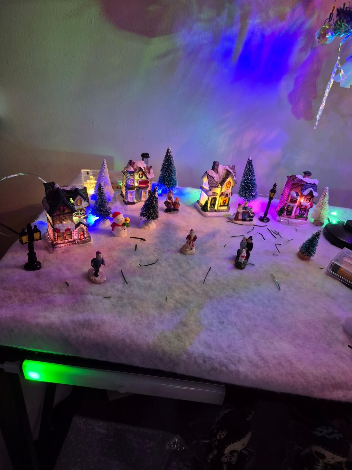 Gerrii 31 Pcs Christmas Village Sets with LED Lights Figurines Indoor Decor | Collectible Buildings, Snow Blanket Roll, Xmas Village Collection customer photo 2