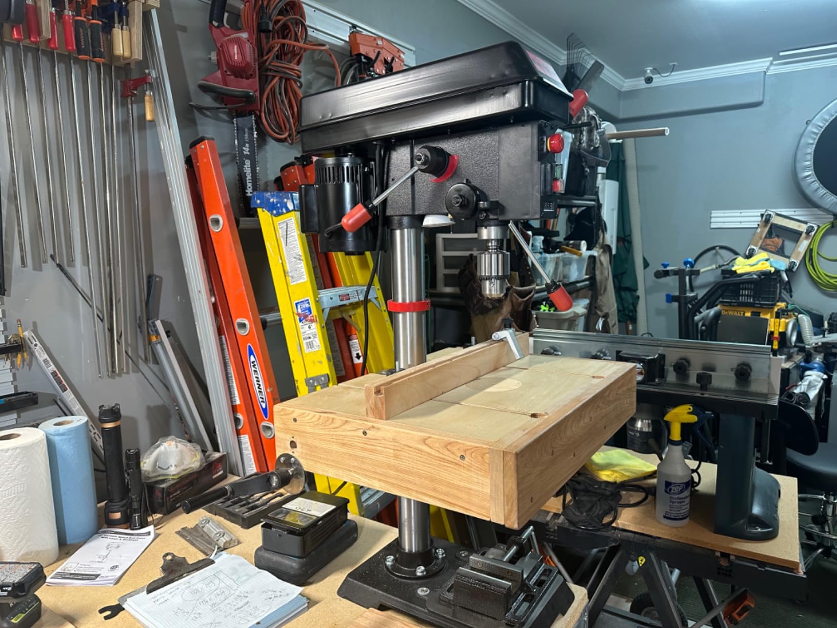 BUCKTOOL 12-Inch Benchtop Drill Press, 580-3200 RPM, 6.2A 3/4 HP Motor | 2-Inch Spindle Travel, 1/32-5/8-Inch Keyed Chuck, 360°/45° Drill Press Table, Class IIIA 2.5mW Laser and Work Light customer photo 2