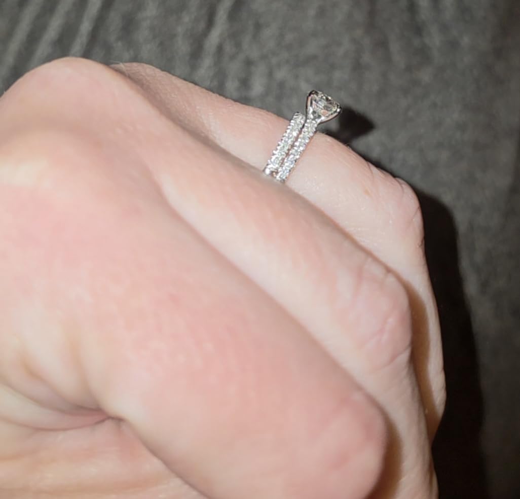 IMOLOVE Solitaire Moissanite Engagement Ring, 1CT D Color VVS1 Clarity, 925 Sterling Silver with 18K White Gold Plated, Ideal Gift for Women customer photo 2