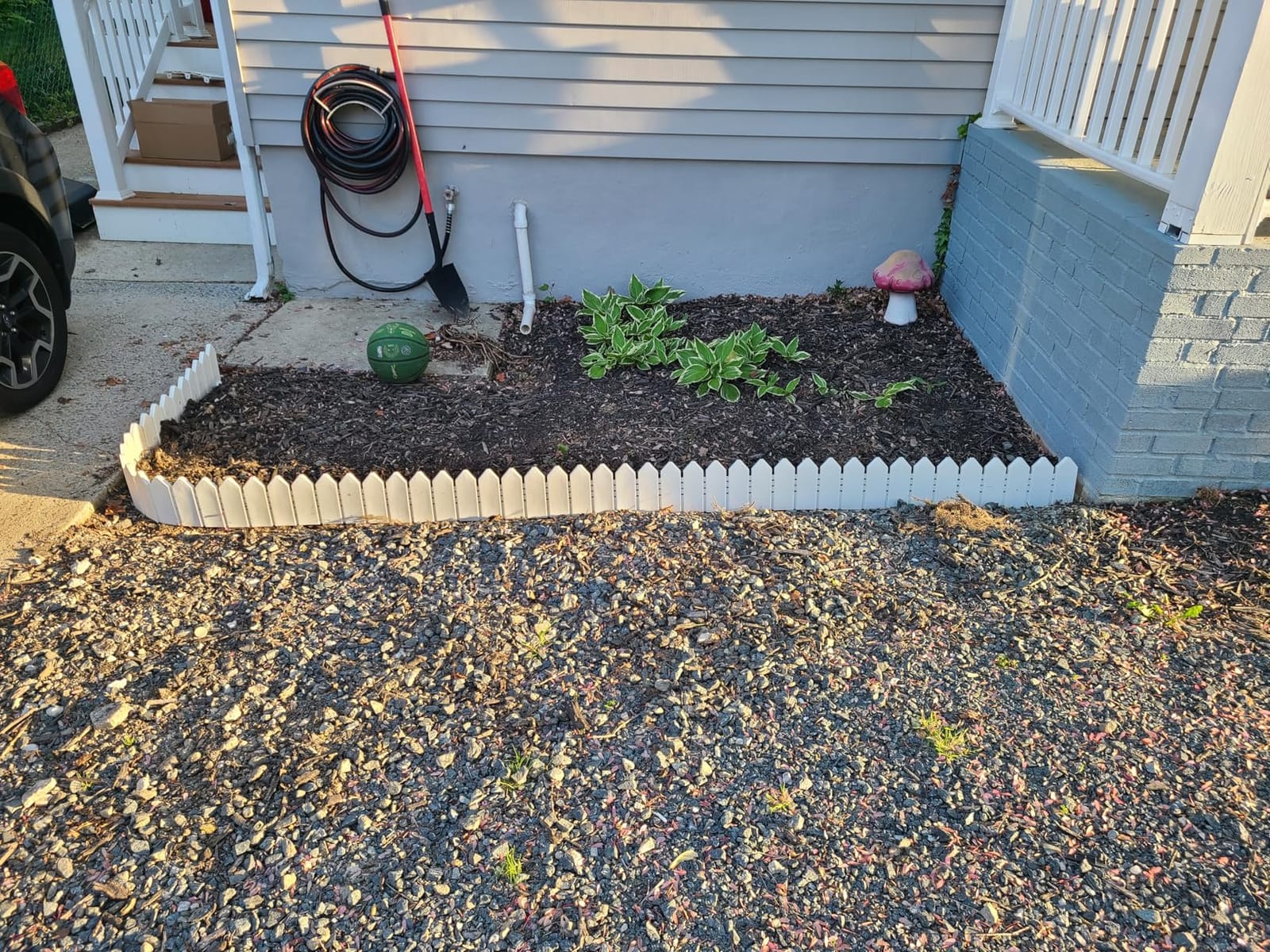 Landscape Edging Kit 6.7 in Tall Decorative Double-Sided Wood-Look Fence Garden Border, Flower Bed Edging with 30 Anchoring Spikes, 13.9 Foot Kit (White) customer photo 2