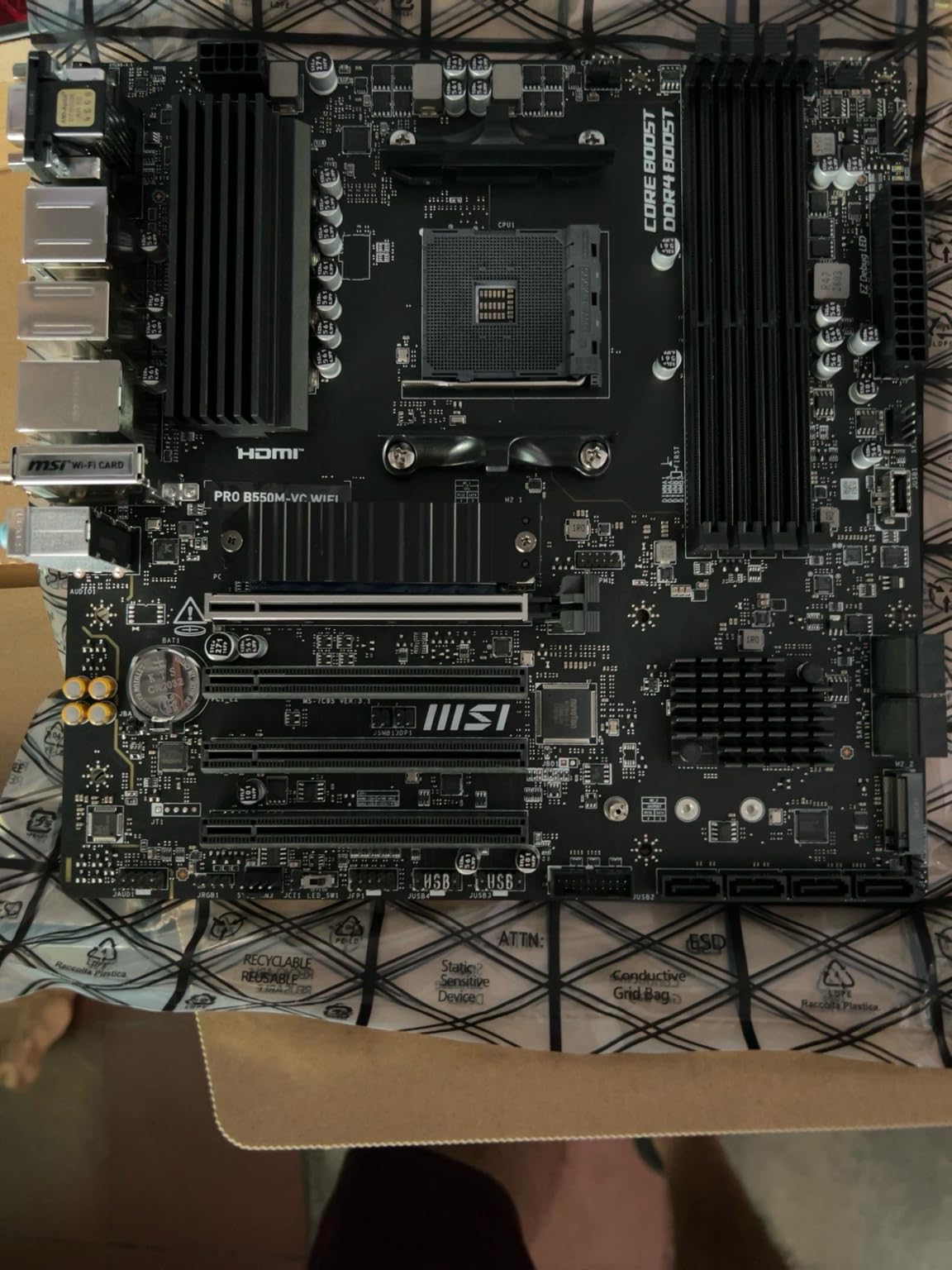 PRO B550M-VC WiFi ProSeries Motherboard (AMD Ryzen 5000 Series, AM4, DDR4, PCIe 4.0, M.2, USB 3.2 Gen 2, Wi-Fi 6E, mATX) customer photo 1