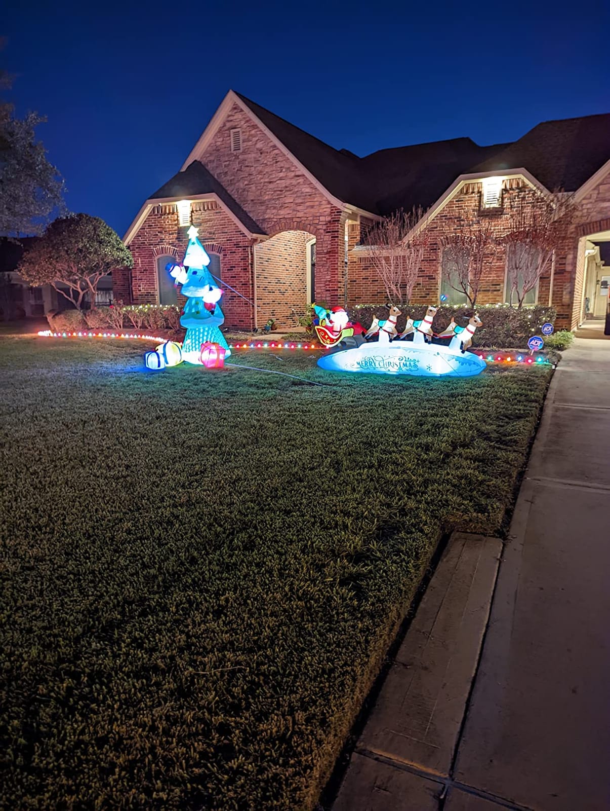 ZPISF 10 FT Santa Sleigh with Reindeer Christmas Inflatables Outdoor Decorations, Christmas Blow Up Yard Decorations for Garden Lawn Xmas Decor (Blue) customer photo 1